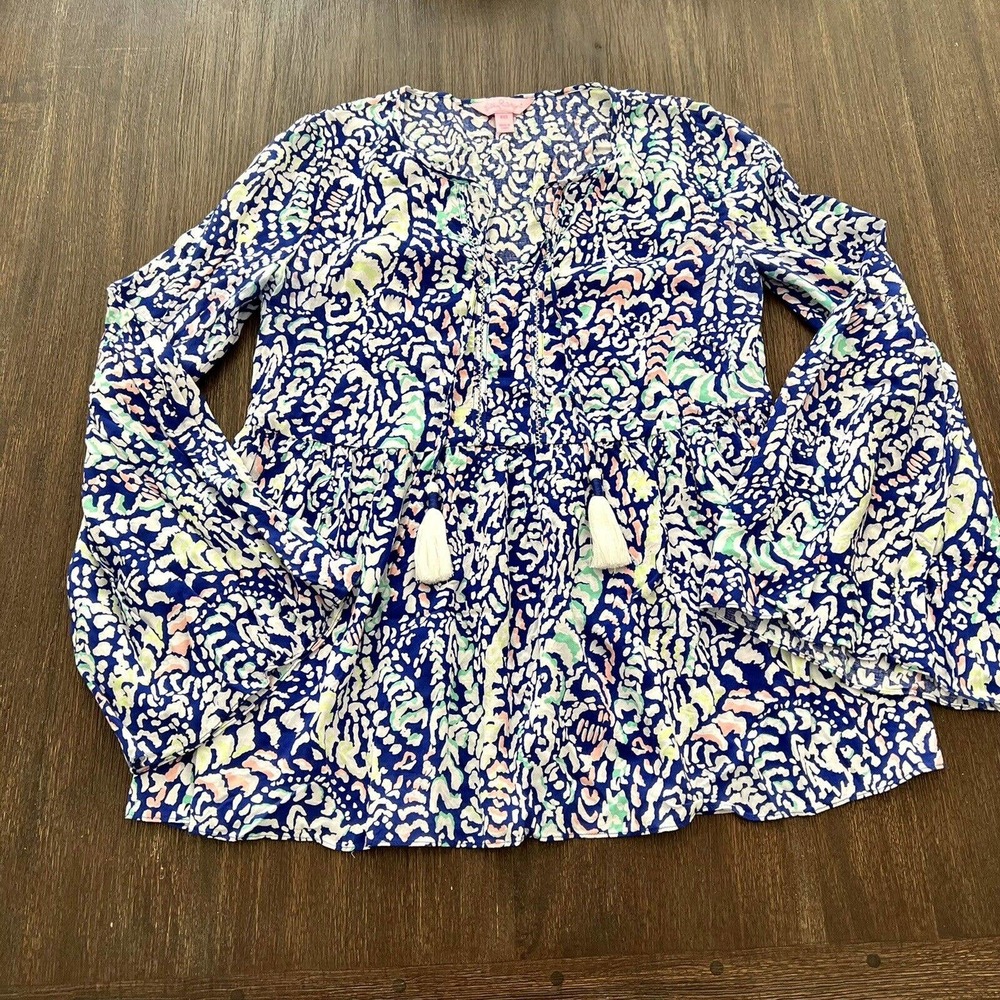 Lilly Pulitzer Kahli Blouse Move It Or Lose It Bell Sleeves Size XXS - Picture 2 of 6